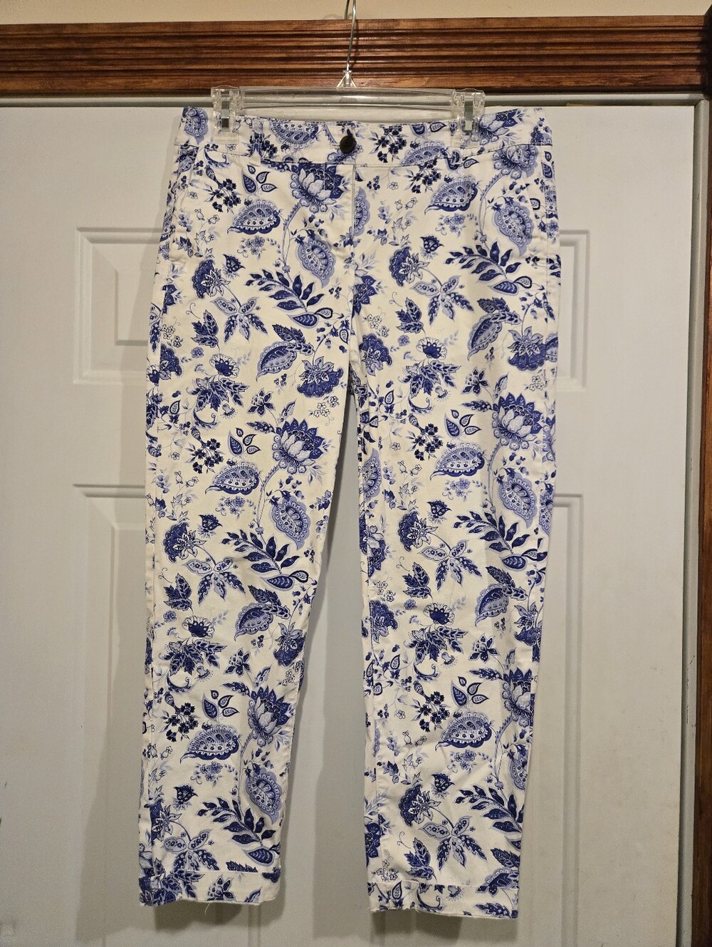 Talbots Straight Leg Crop Chino Pants Size 8 Petite White Floral Mid Rise